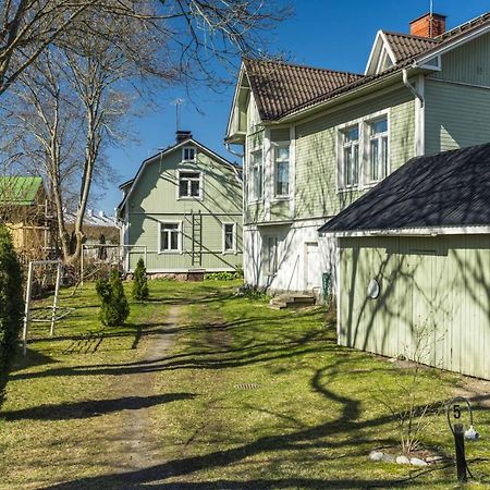 Newly Renovated Apartment In A Woodenhouse From 1910 In Martti! Turku Exterior foto